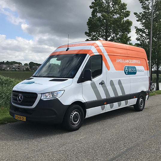 Autobelettering Mediq Ambulanceservice