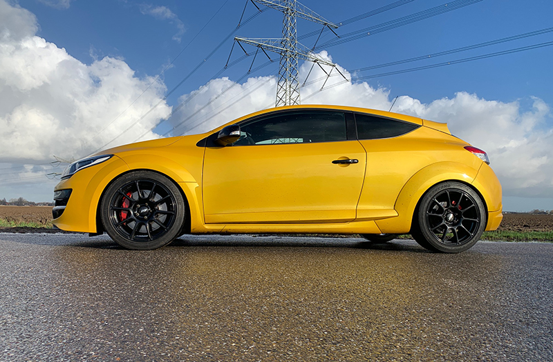 megane3rscup-side-ATS